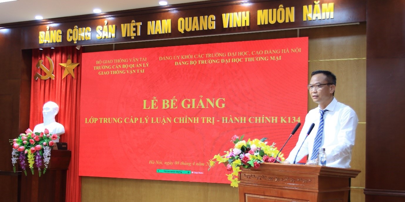 Bế giảng Lớp Trung cấp Lý luận chính trị - hành chính K134