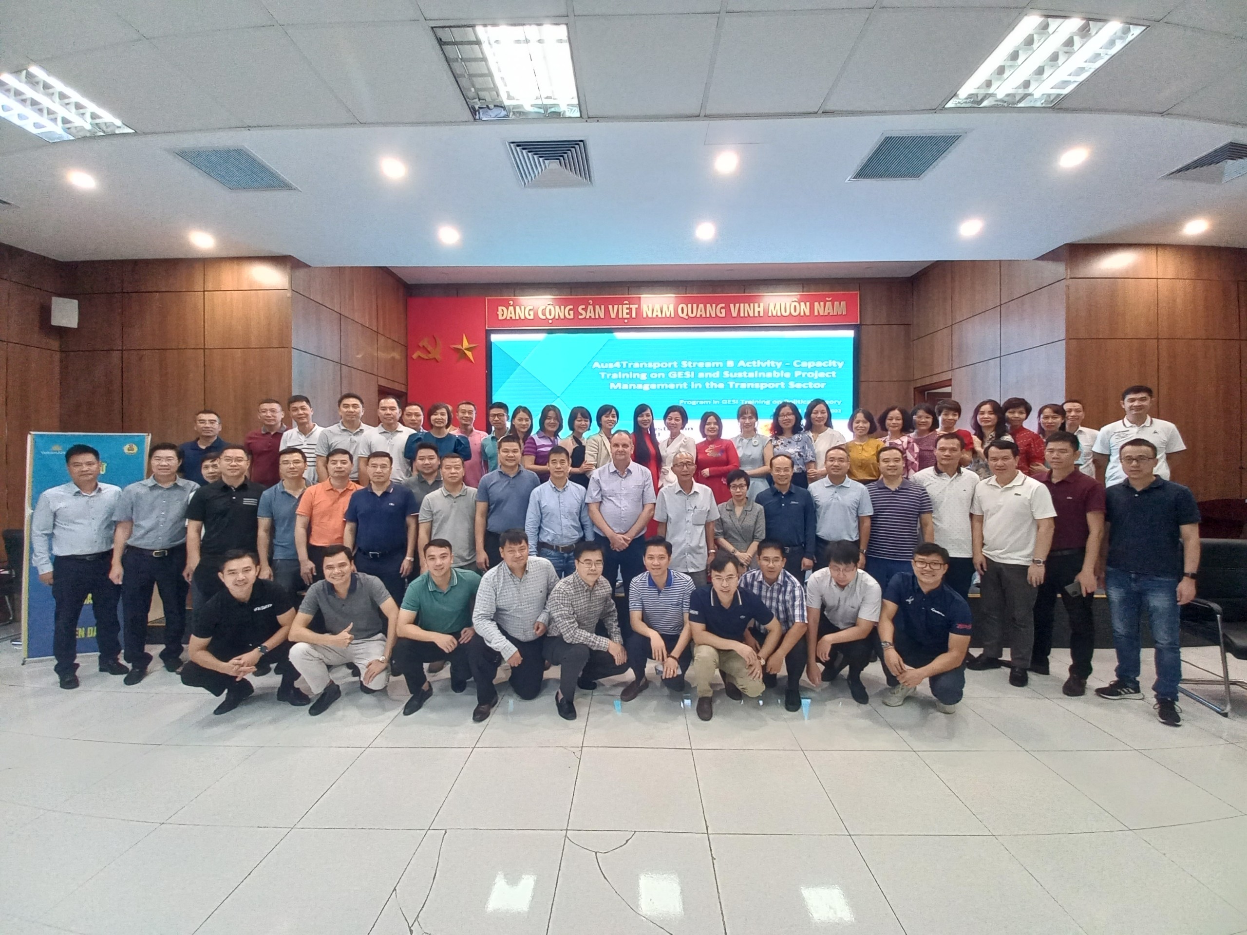 Tổ chức khóa học thứ 6 và 7 lồng ghép bình đẳng giới, hoà nhập xã hội và đào tạo nâng cao năng lực quản lý dự án toàn diện, bền vững trong ngành Giao thông vận tải