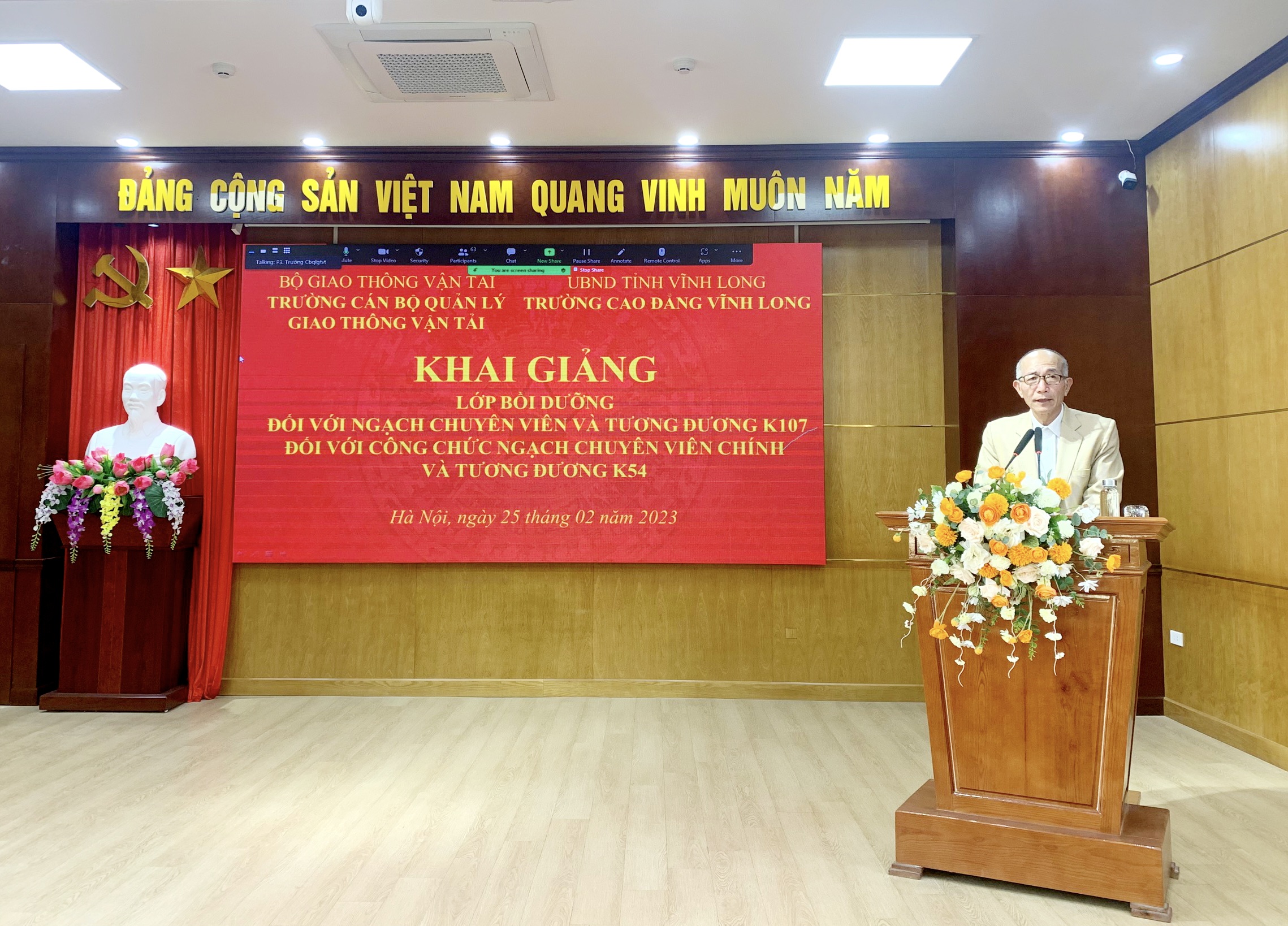 Khai giảng lớp Bồi dưỡng ngạch chuyên viên và tương đương K107 và lớp Bồi dưỡng ngạch chuyên viên chính và tương đương K54