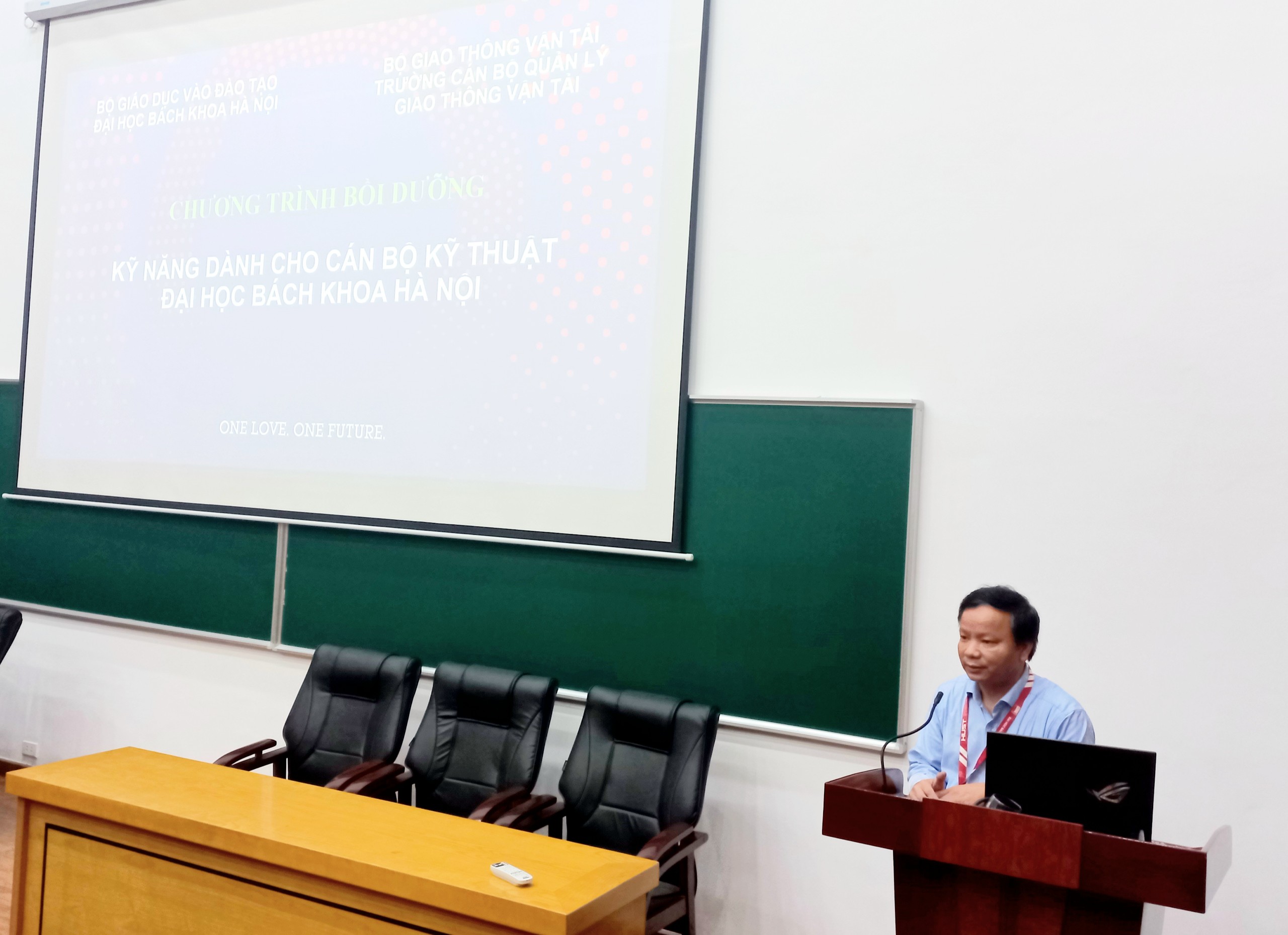 Khai giảng lớp Bồi dưỡng kỹ năng giảng dạy thực hành, thí nghiệm dành cho viên chức khối kỹ thuật của Đại học Bách khoa Hà Nội