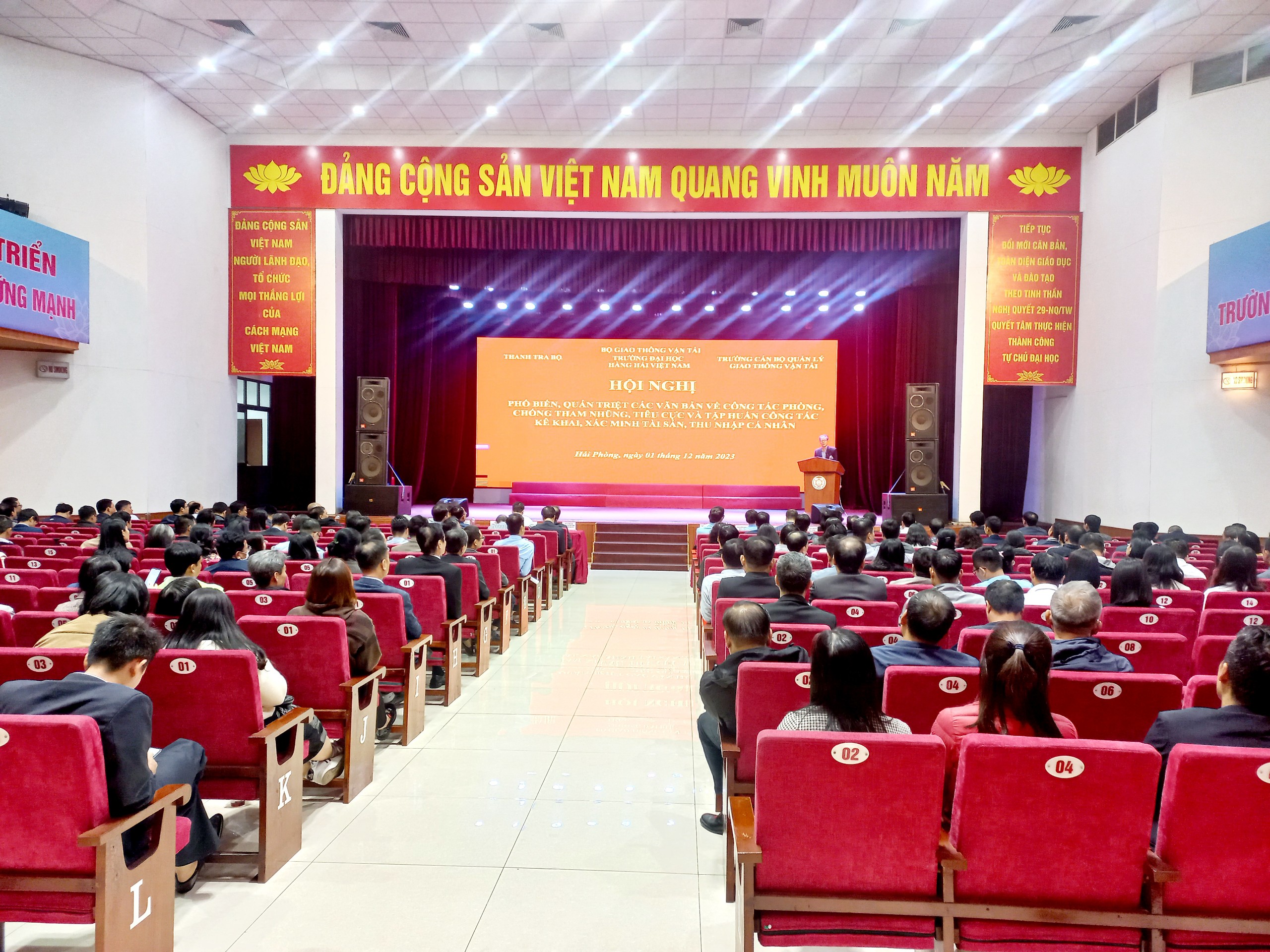 Triển khai quán triệt các văn bản về phòng, chống tham nhũng, tiêu cực tại Trường Đại học Hàng hải Việt Nam và Cảng vụ Hàng hải Quảng Ninh