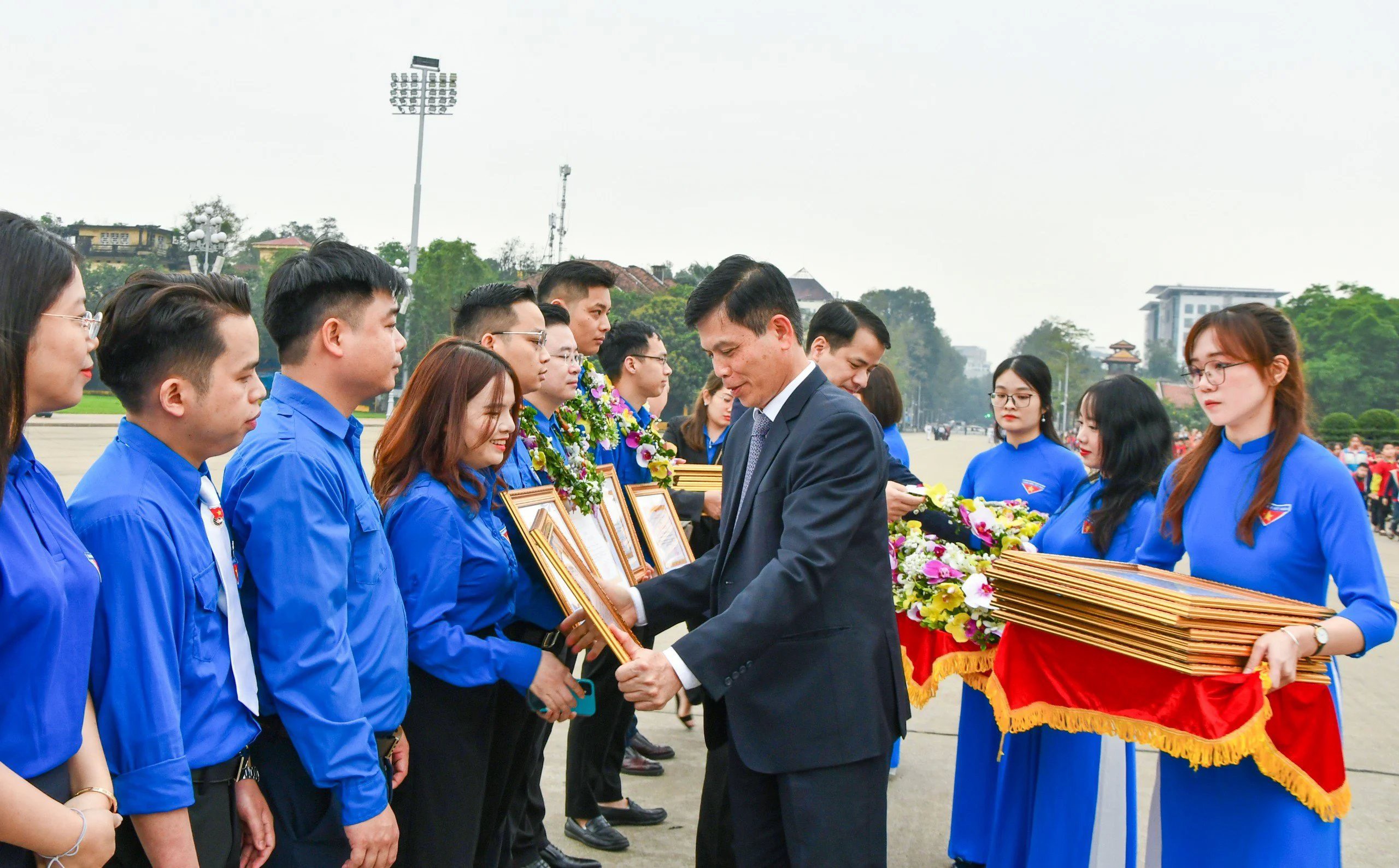 Bí thư Trung ương Đoàn dự lễ tuyên dương 27 đảng viên trẻ tiêu biểu