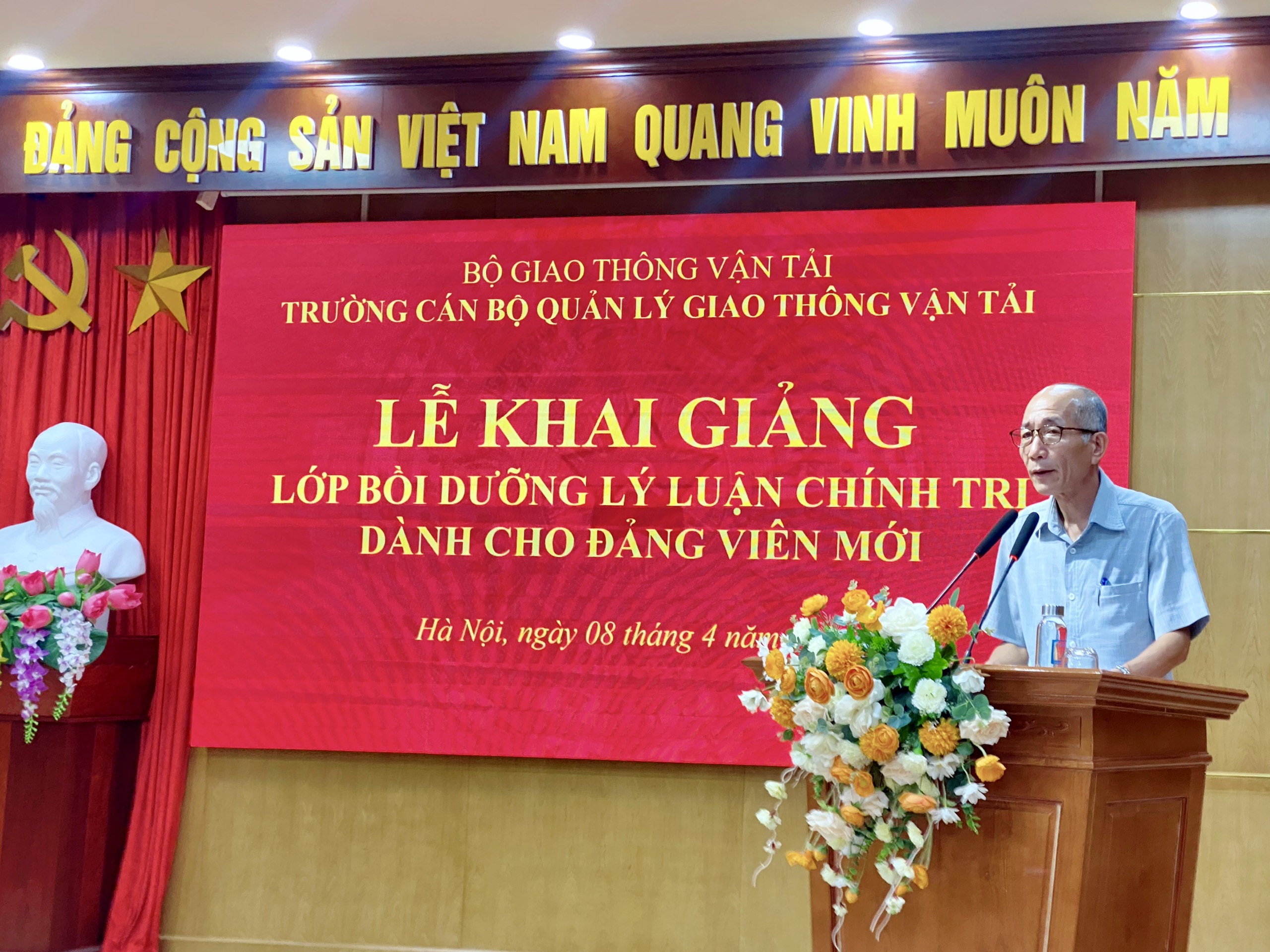 Khai giảng Lớp bồi dưỡng Lý luận chính trị dành cho Đảng viên mới năm 2024