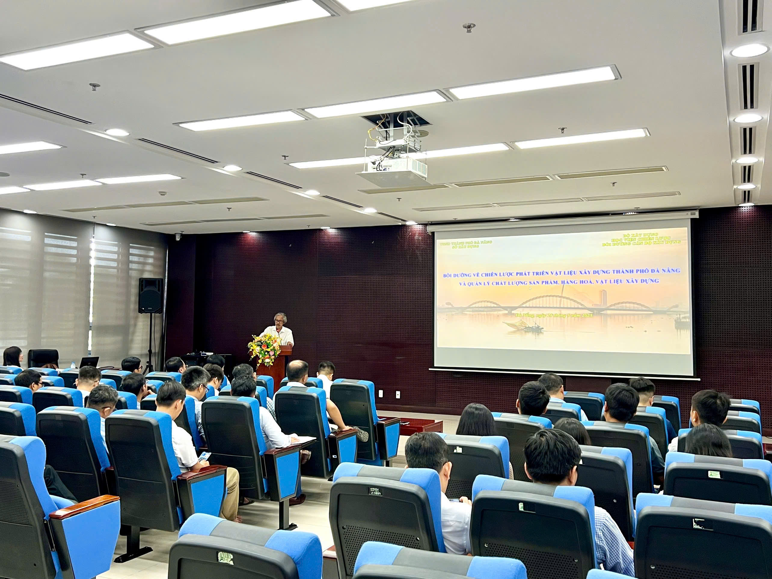 ACST - Bồi dưỡng về Chiến lược phát triển vật liệu xây dựng thành phố Đà Nẵng và Quản lý chất lượng sản phẩm, hàng hóa, vật liệu xây dựng.