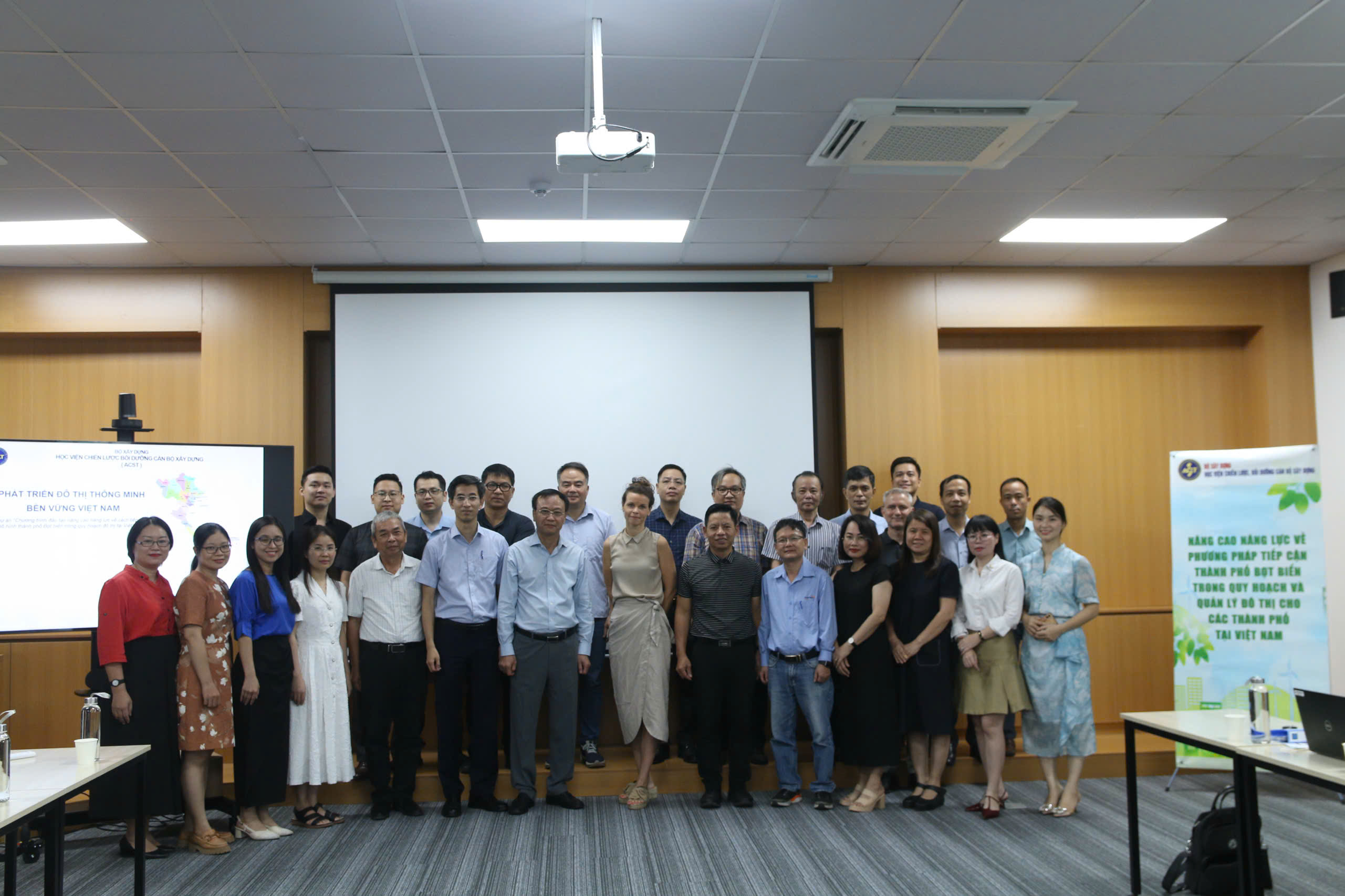 Khoá đào tạo giảng viên theo chương trình Nâng cao năng lực về phương pháp tiếp cận Thành phố Bọt biển trong quy hoạch và quản lý đô thị cho các thành phố tại Việt Nam