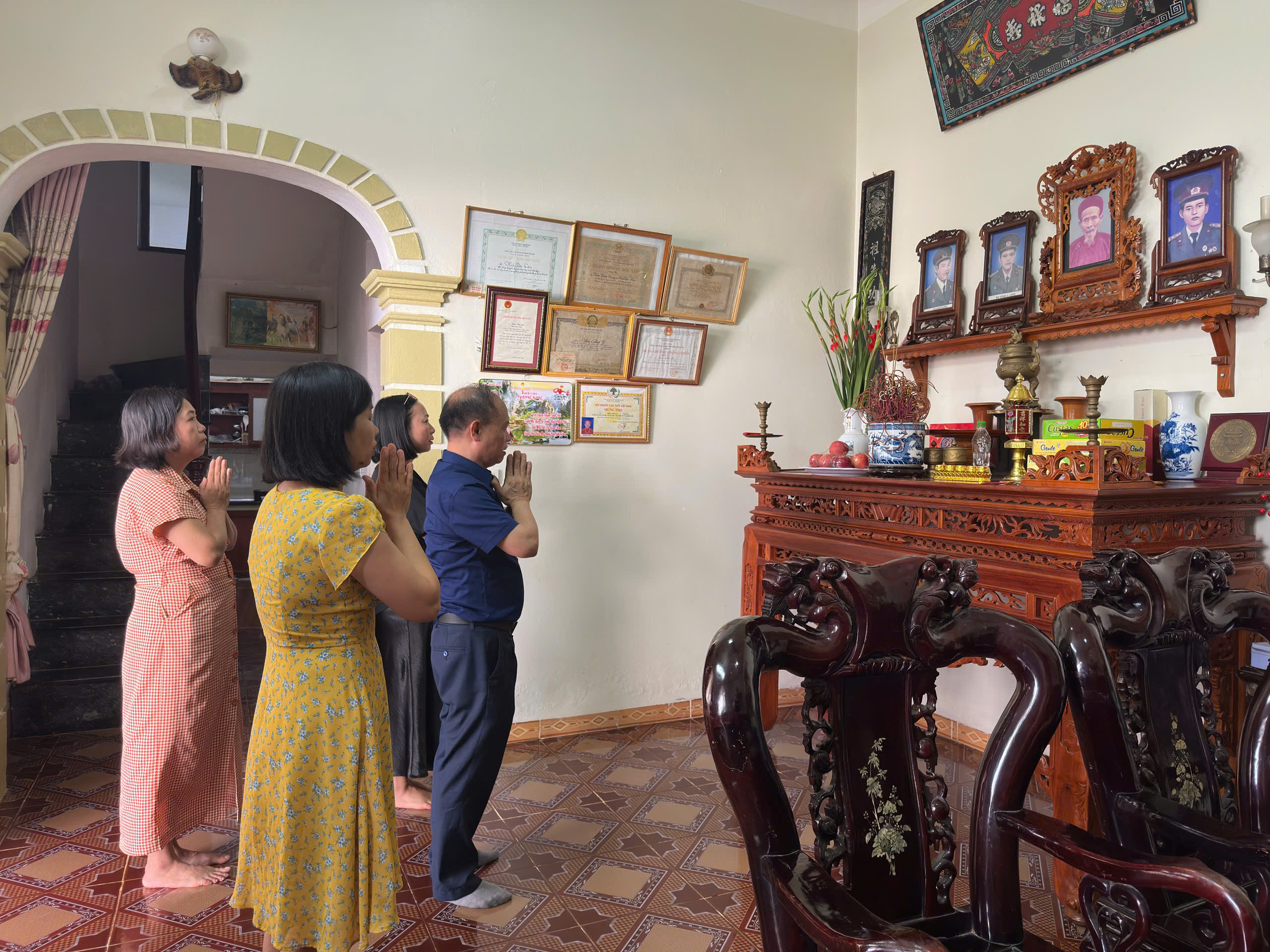 ACST thăm Mẹ Việt Nam Anh hung nhân dịp 78 năm ngày Thương binh liệt sĩ