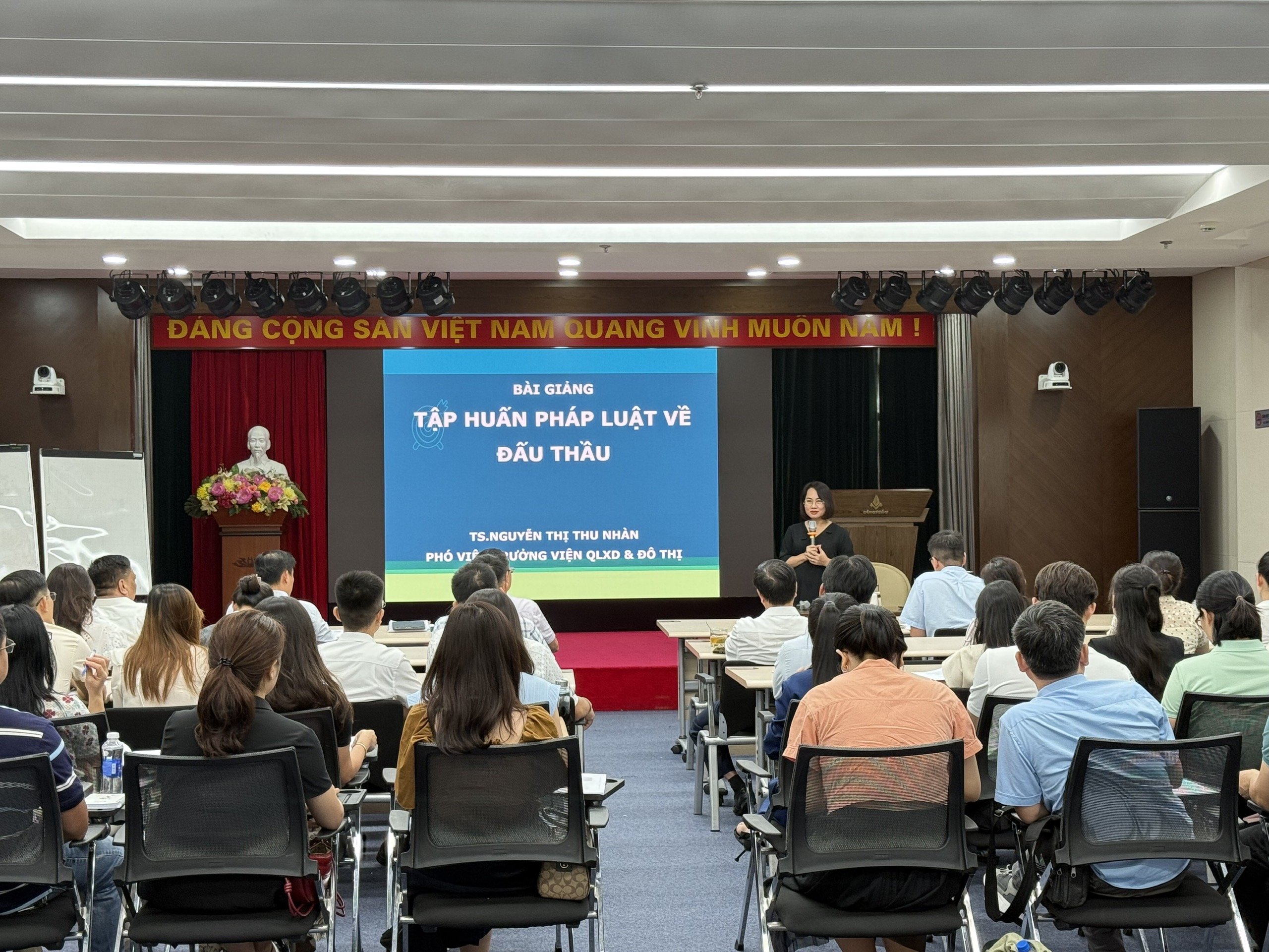 ACST – Tập huấn pháp luật về đấu thầu đối với lựa chọn nhà thầu cho cán bộ Vinataba tại Hà Nội